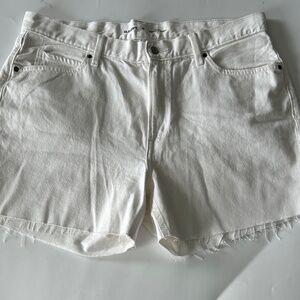 Old Navy White High-Rise Straight Leg Denim Shorts 100% Cotton Size 16 NWOT